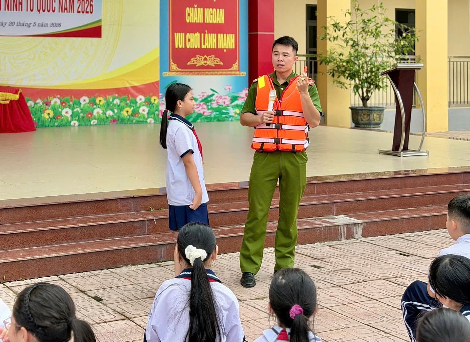 Công an phường Thủy Nguyên: Tuyên truyền phòng chống đuối nước, bắt cóc cho học sinh trường tiểu học Dương Quan